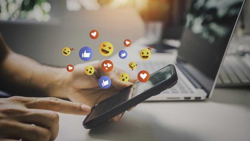 Dampak Media Sosial terhadap Kesehatan Mental: Bijak Bermedsos untuk Sehat Jiwa